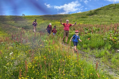 Wanderung mit Toni im Bereich der Bergbahn