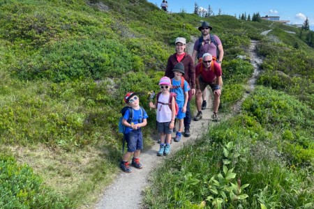 Wanderung mit Toni im Bereich der Bergbahn