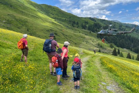 Wanderung mit Toni im Bereich der Bergbahn