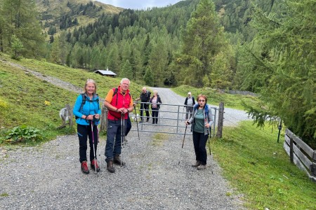 Gemütliche Almfahrt und Wanderung zur Draugsteinlacke