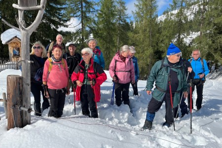 Schneewanderung mit Toni zur Maurachalm