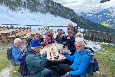 Schneewanderung mit Toni zur Maurachalm