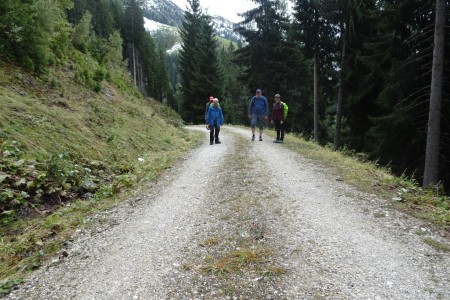 Wanderung mit Maria und Sophia zur Weißalm