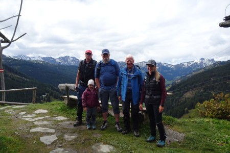 Wanderung mit Maria und Sophia zur Weißalm