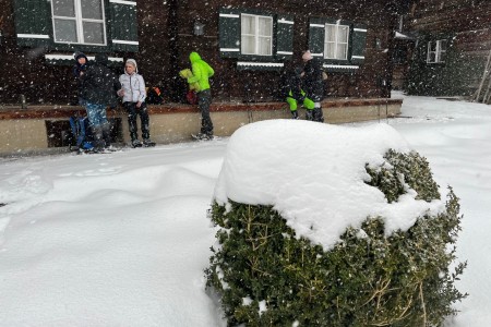 Geführte Schneeschuhwanderung mit Toni im Bereich der Breitenebenalm