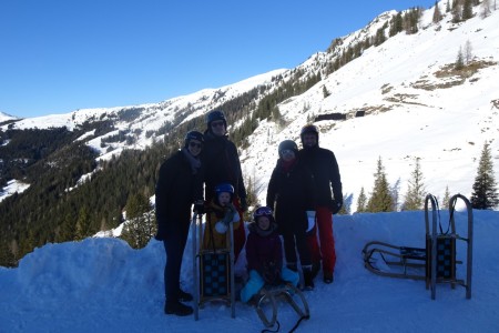 Winterwanderung und Rodelpartie mit Dominik