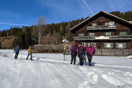 Schneeschuhwanderung mit Toni im Bereich der Breitenebenalm