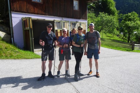 Wanderung mit Maria zur Aigenalm