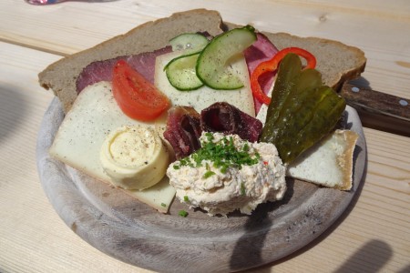 Wanderung mit Maria zur Aigenalm