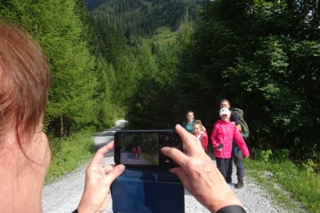 Wanderung mit Maria zur Aigenalm