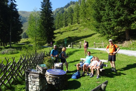 Wanderung mit Maria sen. zur Modereggalm