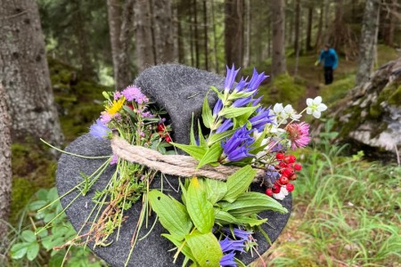 Wanderung mit Toni Senior zum Maurer Schorsch Kreuzweg