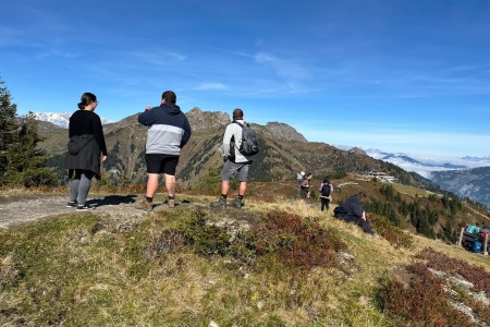 Wanderung mit Toni Senior im Gebiet der Bergbahnen