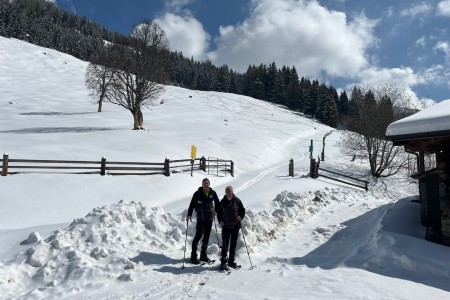 Karfreitag-Schneeschuhwanderung mit netten Stammg&auml;sten