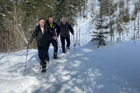 Karfreitag-Schneeschuhwanderung mit netten Stammg&auml;sten