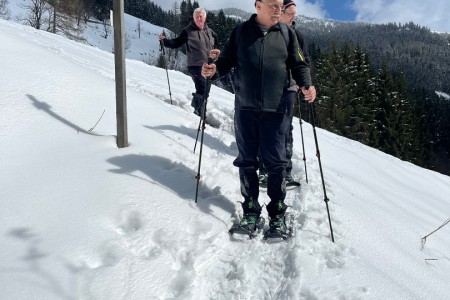 Karfreitag-Schneeschuhwanderung mit netten Stammg&auml;sten
