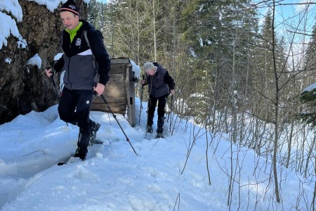 Karfreitag-Schneeschuhwanderung mit netten Stammg&auml;sten