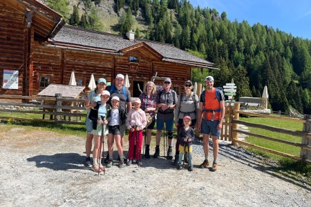 Wanderung mit Toni Senior zum Schuhflicker