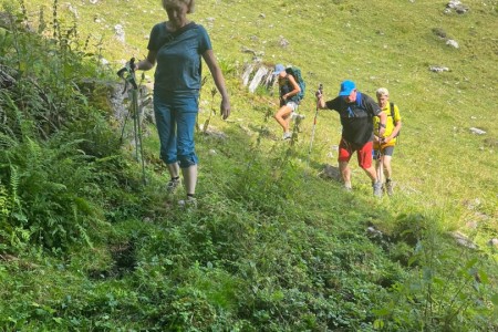 Wanderung mit Toni Senior im Niggeltal