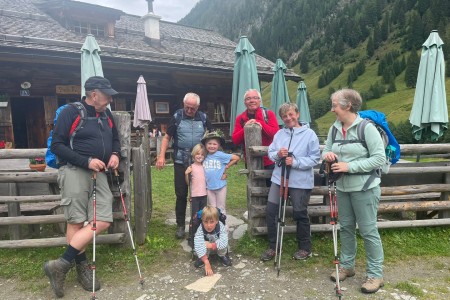 Wanderung mit Toni Senior zur Hubalm