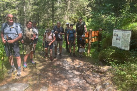 Wanderung im Talschluss mit Grillen bei der Naturkneippanlage mit Toni Sen.