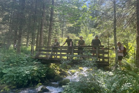 Wanderung im Talschluss mit Grillen bei der Naturkneippanlage mit Toni Sen.