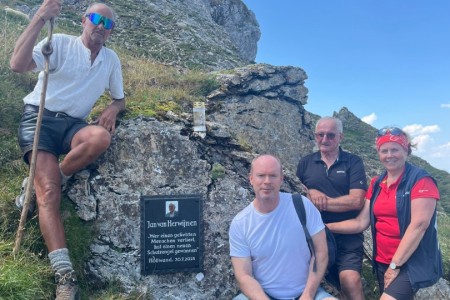 Wanderung mit Toni Sen. zur H&ouml;llwand